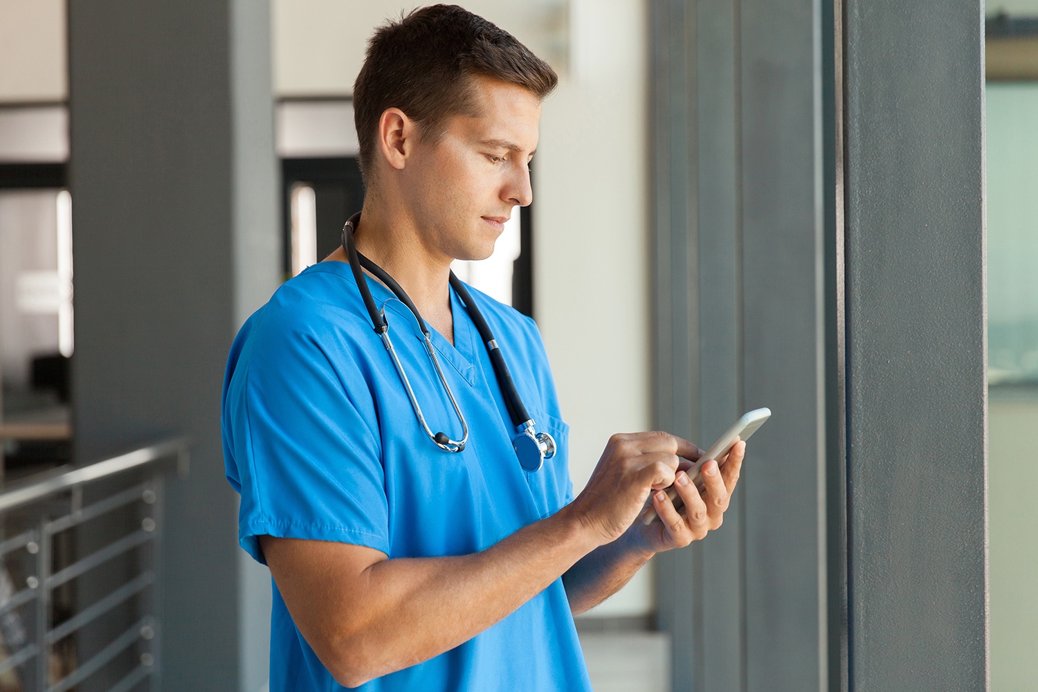 healthcare-mobile-device-management-1500